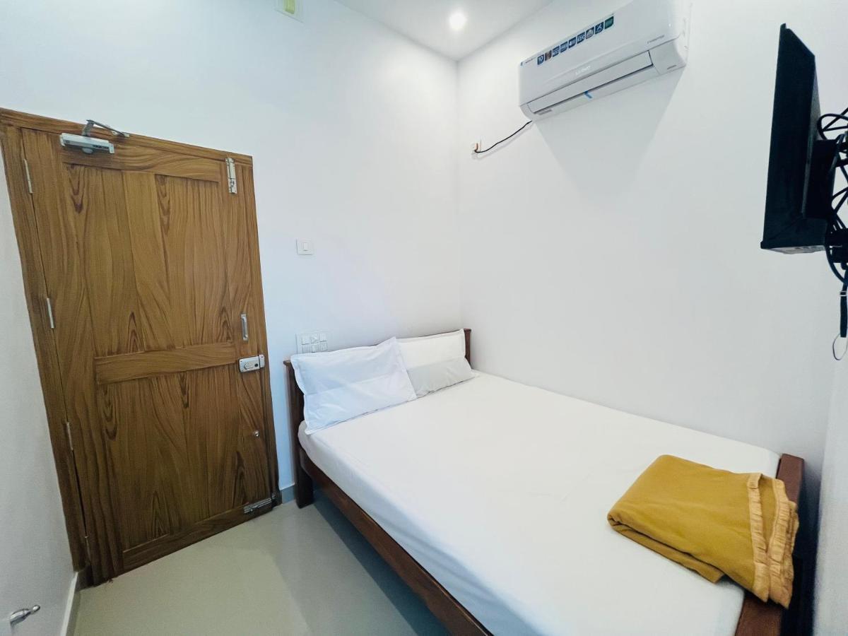 Hotel Sri Balaji Lodging Tiruchchendūr Exteriér fotografie